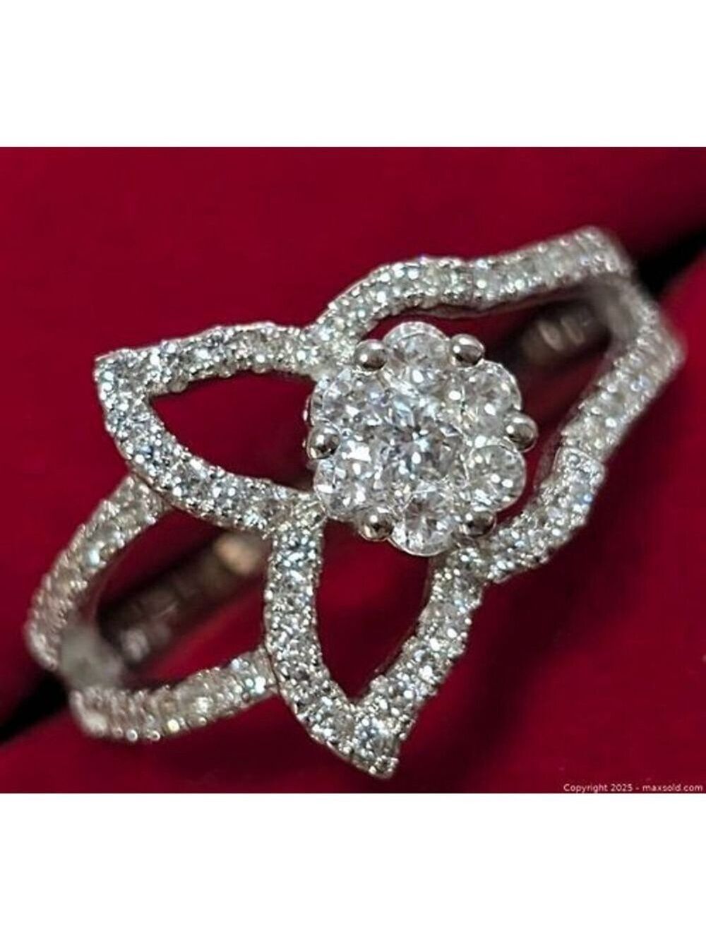 Elegant Silver CZ Ring Size 7 – Sparkling Flower Design, 3.35g